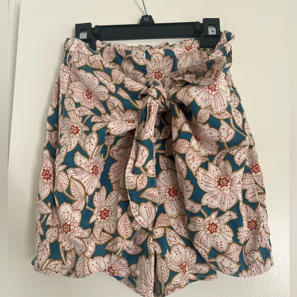Anthropologie Floral Shorts NWT - Picture 2 of 4